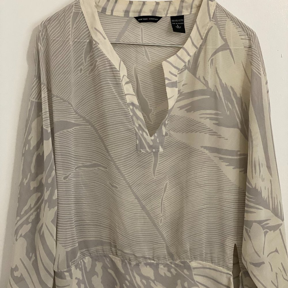 New York Company Sheer Top Large